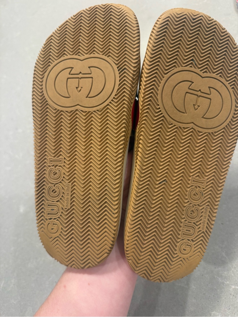 Gucci Red and Green Double-G Rubber Slide Sandals - Picture 5 of 8